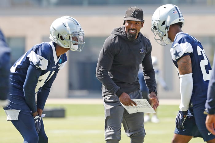 Dallas Cowboys defensive backs coach Al Harris